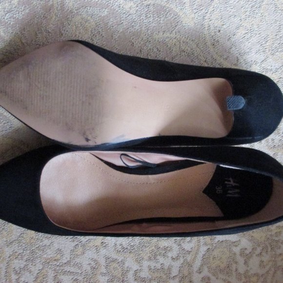 h+m - black suede pumps - 36 - Picture 3 of 3